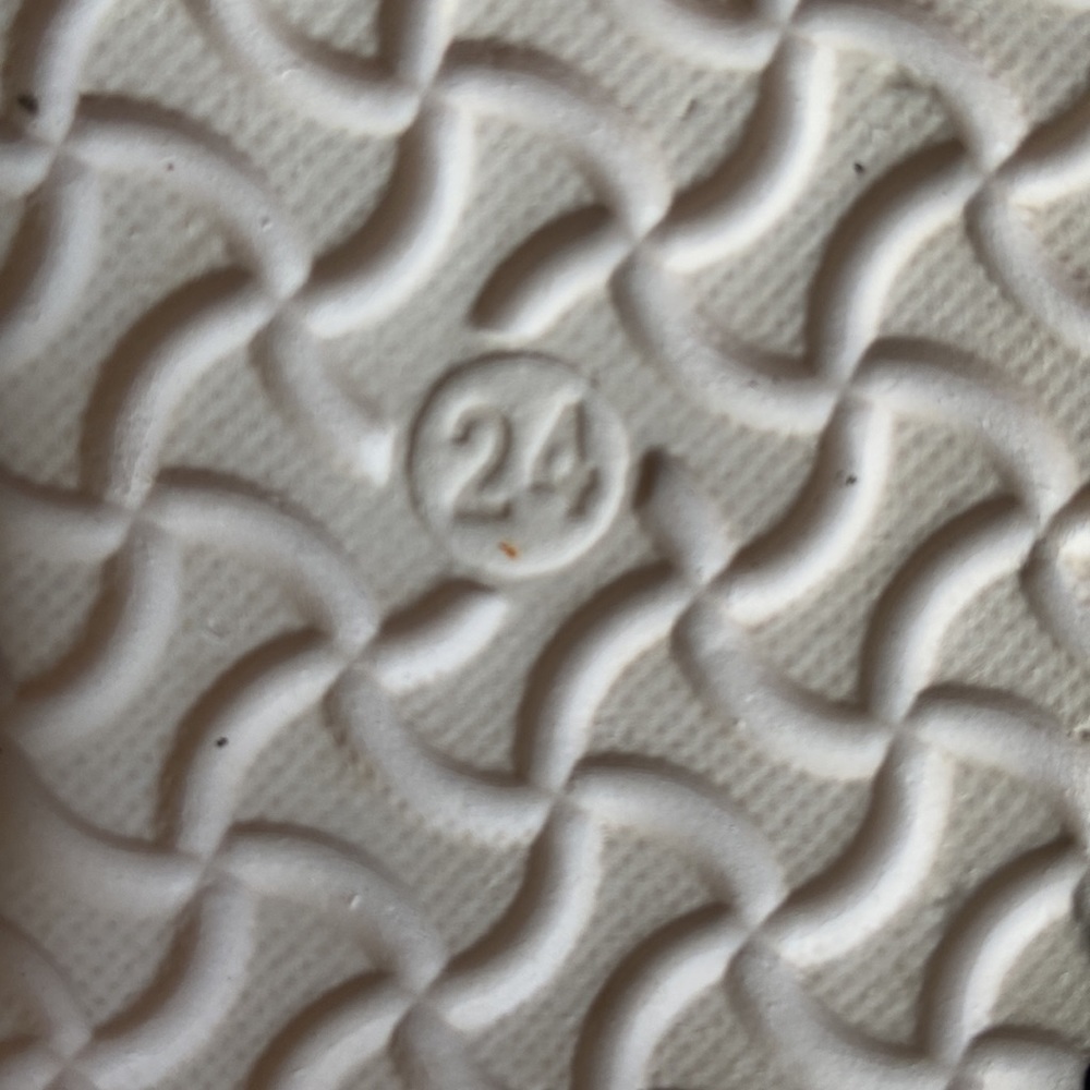 Sandals - Picture 4 of 4